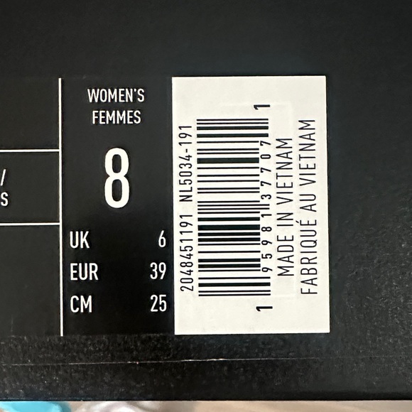 Sorel White & Black Chunky Boots - Picture 4 of 4